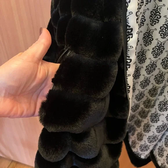 Brand new ladies faux fur coat with a hoodie. Warm and soft. Color black. - Picture 2 of 6